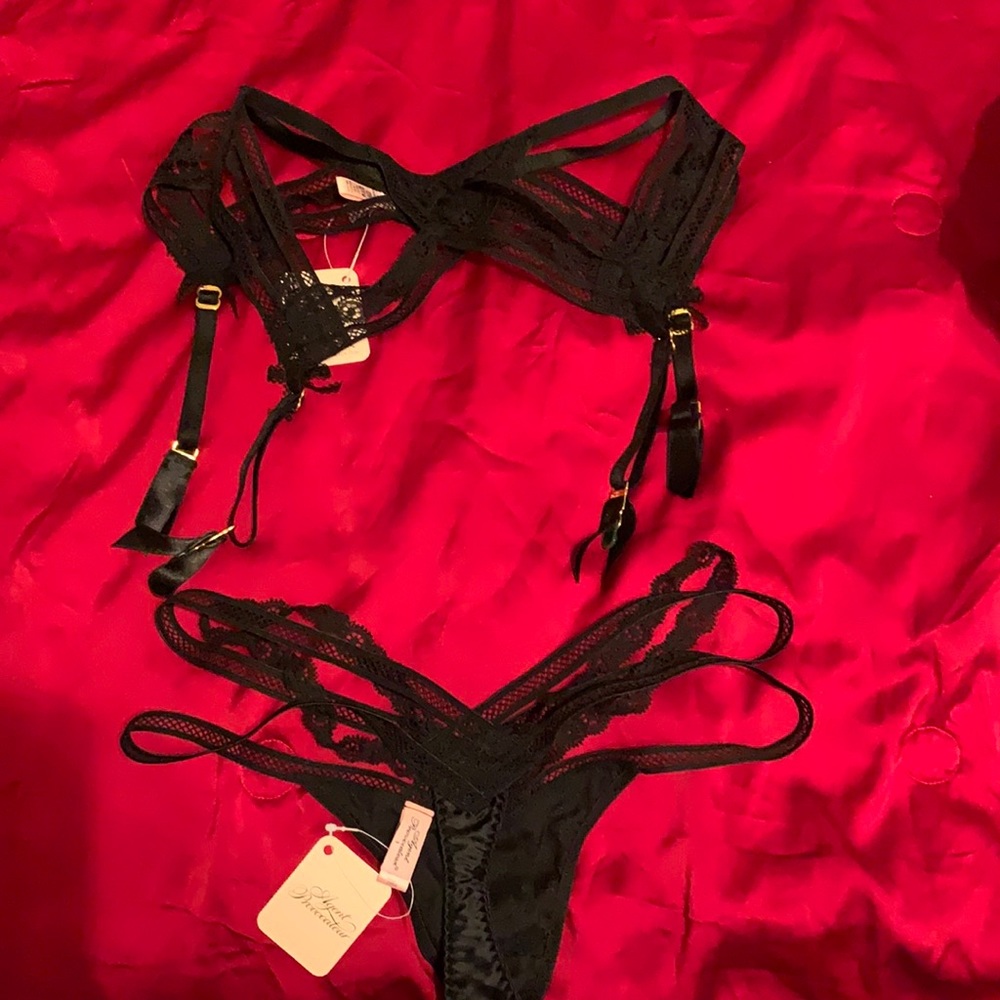 A beautiful set it was a gift but is not my size